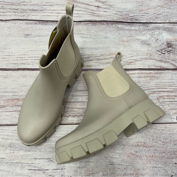 Jeffrey Campbell Chelsea Rain Boots Lug Sole Ivory NEW Size 10 - Picture 1 of 11